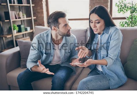 747 Trying Explain Man Woman Images Stock Photos 3d Objects