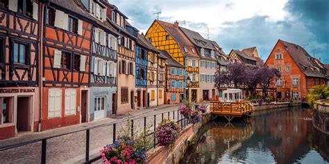 16 Most Picturesque Small Towns In The World With Charming Beauty