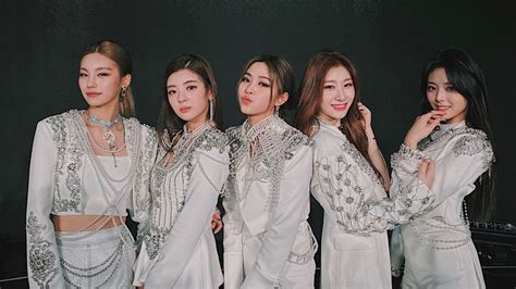 Yeji , lia itzy official accounts: ITZY quiere conquistar el mundo con su álbum en inglés - K ...