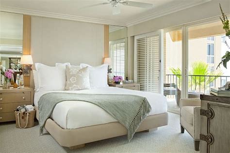 How to decorate a small living room new this week: Penthouse-style Bedrooms: How to Decorate With a Sleek Theme