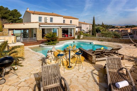 Réservation sécurisée, promotions, conseillers à votre écoute. Marseille location villa Provence Bord de Mer avec piscine ...