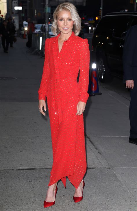 Kelly Ripa At The Late Show With Stephen Colbert Tv Show In Nyc 222