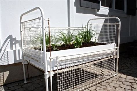 9 Diy Baby Crib Ideas Uses For Old Baby Cribs In The Garden Balcony