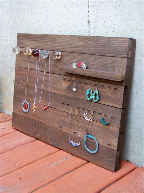 Pallet Jewelry Display Projects That Anyone Can Do It Pallet Tips