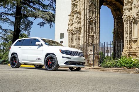 Custom 2018 Jeep Grand Cherokee | Images, Mods, Photos ...