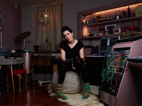 Imogen Heap Harry Potter Composer Invents Pair Of Gloves That Makes Music The Independent