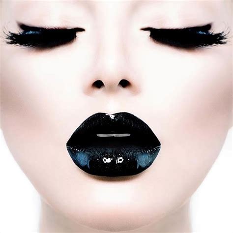Black Lips Xi Art