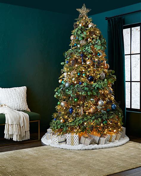 Best Way To Put Lights On A Christmas Tree Home Inspiration