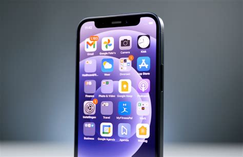 Apple finally made a small iphone, the iphone 12 mini. iPhone 12 mini review: de nieuwe iPhone-favoriet van velen ...