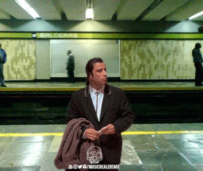 En ► confused travolta is an animated gif series featuring a cutout of actor john travolta in the 1994 black comedy crime film pulp fiction edited into. Memes mexicanos de Travolta en Pulp Fiction | ActitudFem