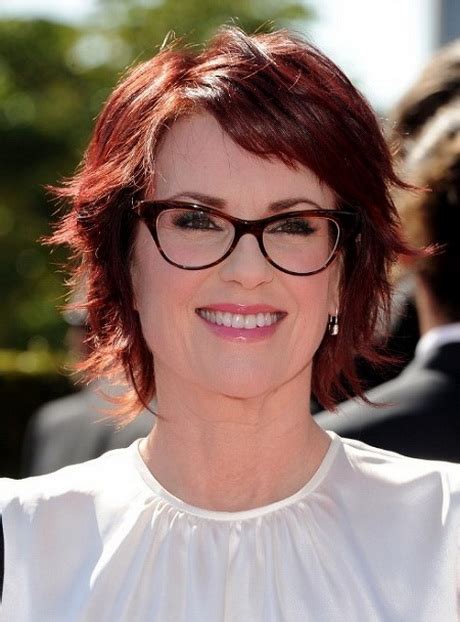 Short Hair Styles For Women With Glasses