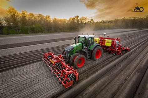 Foto Fendt 936 Van Van Den Borne Aardappelen