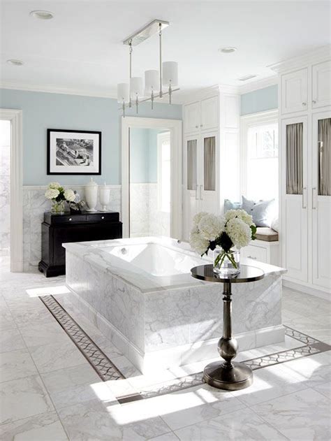Bathroom flooring can make a big statement, whether it's a large master bathroom or a small powder room. 22 white bathroom tiles with border ideas and pictures 2020