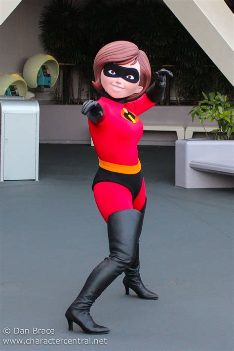 Mrs Incredible At Disney Character Central