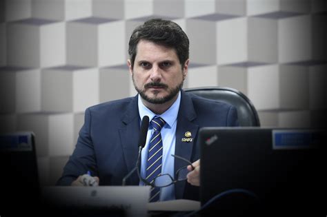 Senador Marcos Do Val apresenta atestado de sanidade mental Conexão