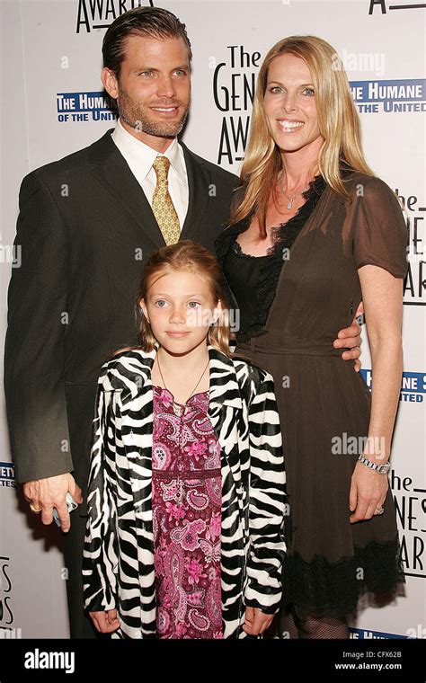 © 2007 jerome ware zuma press casper van dien catherine oxenberg and daugher grace during