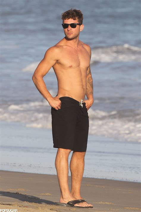 Shirtless Ryan Phillippe Looks Sexier Than Ever During A Malibu Beach Day Entertainment News