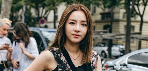 Sandara also known by her stage name dara is a south korean singer, television presenter, and actress. Sandara Park 2018: Former 2NE1 Star Reveals First Love ...