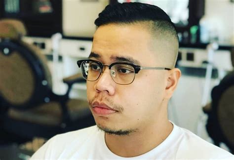 However, as cool as these haircuts are, they do need to be maintained and since going to a barber or a hairdresser so often can be costly, it's smart to look into how to do a fade haircut by yourself. 7 High Bald Fade Haircuts for You to Sport | MensHaircutStyle