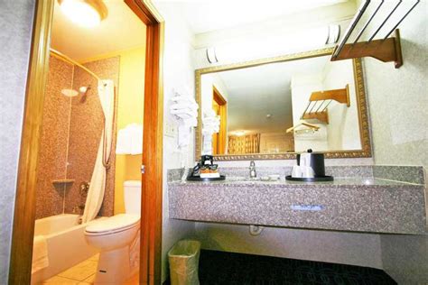 Welcome to the fayetteville healthcare community on newchoicehealth where you will be able to locate providers in your market and view cost information for procedures that you may. Rooms Deluxe Inn Fayatteville North Carolina NC Hotels ...
