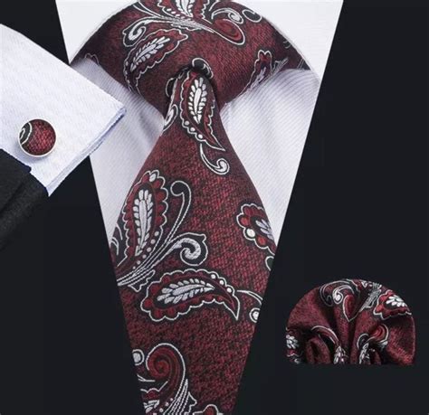 Mens Silk Coordinated Tie Set Burgundy Paisley Tie And Pocket