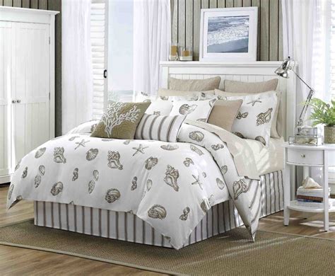 This entails paintings, decorative objects, and even photographs that are all related to the coast. Captivating Gray Beach Themed Rooms Ideas Country White ...