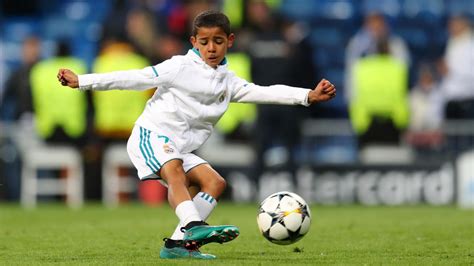 Ronaldo Junior Macht Es Vor Viererpack Für Juves U9 Beim Debüt Eurosport