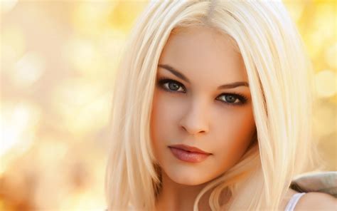 Beautiful Blonde Pictures Wallpaper X