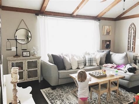Grey couch and gray sofa decor. Grey couch, pillows, neutral decor living room | Living ...
