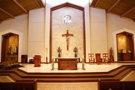Indian design favour solid darkwood solid wood furniture is an important element in indian interior design that reflects our colonial nostalgia. Catholic Church Altar Design | Arquitetura religiosa