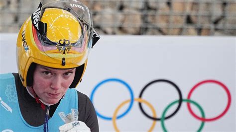 women s luge runs 3 and 4 preview geisenberg berreiter in fight for gold nbc olympics