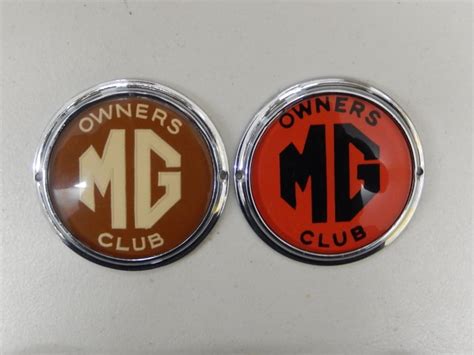 Badge Vintage Automotif Mg Owners Club Bright Red And Dark Car Badge