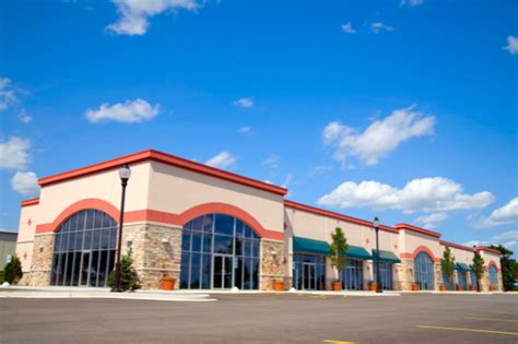 What Is A Strip Mall Vs Mall? 2