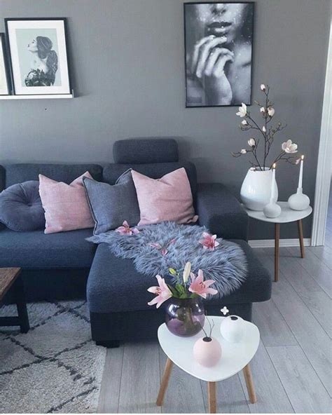 Using pink interior design throughout the home. Pin by Vaishakhi Vakil on Home - Inspiration | Living room ...