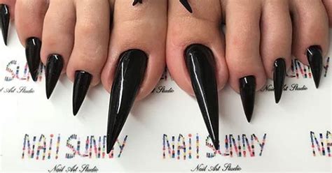 Ver más ideas sobre manicura de uñas, manicura, manicuras. La moda de llevar las uñas de los pies no extra largas, lo ...