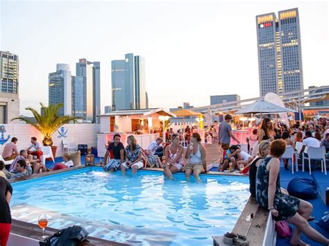 City beach is a beachside suburb of perth, western australia, located within the town of cambridge. Willkommen in Frankfurt am Main!