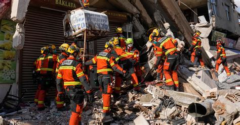 Rescue Hopes Dwindle As Earthquake Death Toll Passes 28000