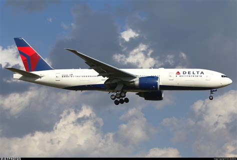 N704dk Boeing 777 232lr Delta Air Lines Eric Boettcher Jetphotos