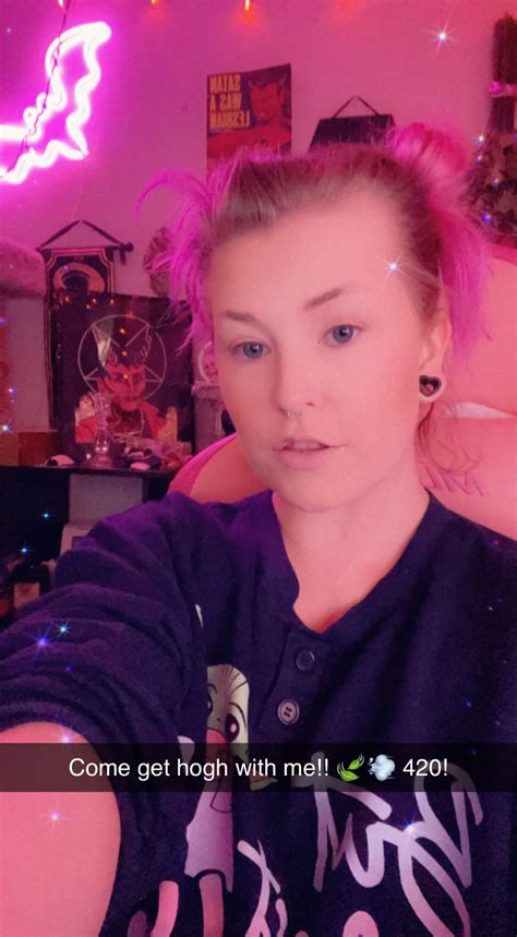 Tw Pornstars ️‍🔥 Lucyfer ️‍🔥 Twitter Its 420 Lets Do Makeup Get High And Play Dbd 9