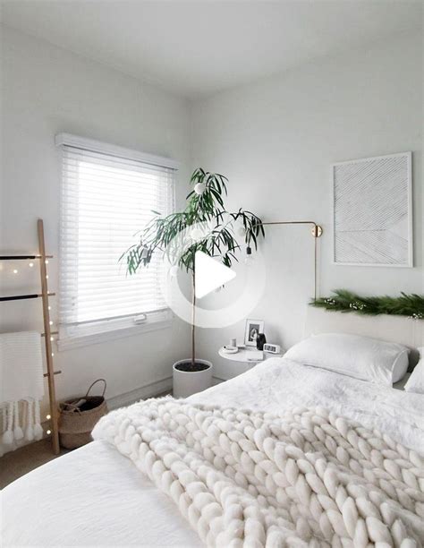 This year, bedroom aesthetic ideas are coming in all shapes and sizes, colors and hues, styles and themes. 20+ Fabulous White Bedroom Design In The Small Apartment ...