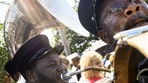 How New Orleans Celebrates Its Dead The New York Times
