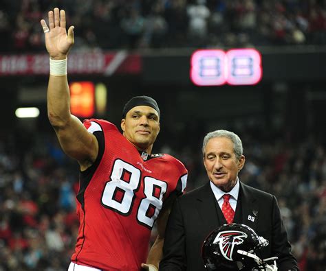 Archivo de noticias en colombia y el mundo sobre tomas gonzalez. Remembering Tony Gonzalez' run with the Atlanta Falcons