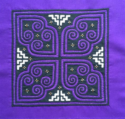 purple-paj-ntaub-square-hmong-collectible-flower-cloth