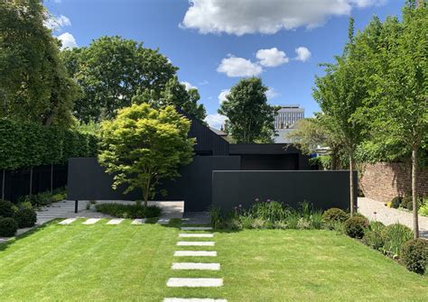 Stephen Coates Reworks Villa With New Annexe Focused On Courtyard Garden