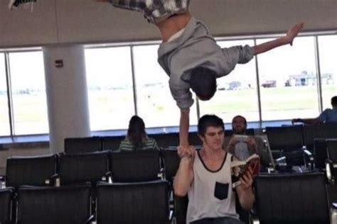 15 Moments At Airports That Caused Such A Stir People Couldnt Help But Stare Funny Photos