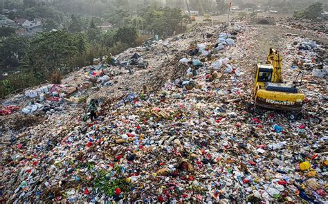 Hidup Berkalang Sampah - Cultura