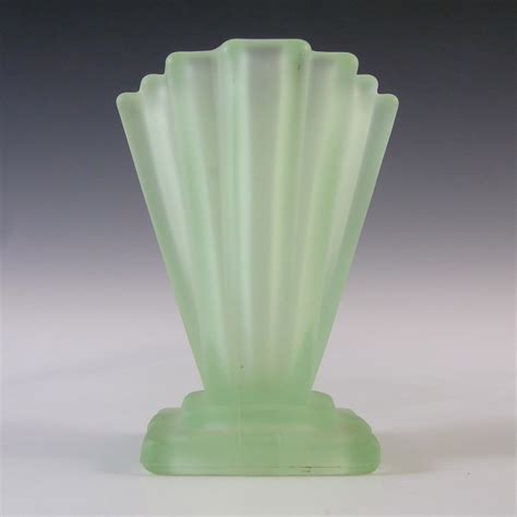 Bagley 334 Art Deco 4 Frosted Green Glass Grantham Vase £33 25