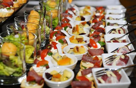 Catering Services in Miami: Choosing the Right Type of Food for Your 
