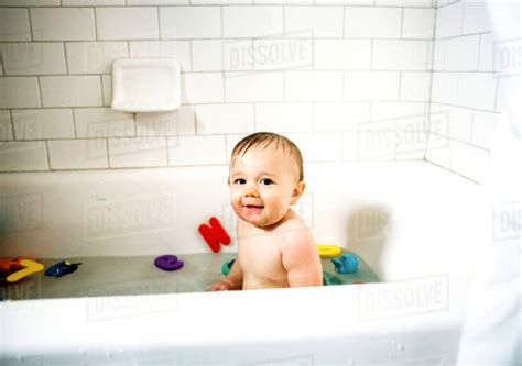 Cute Babies In Bathub Wallpaper Hd Wallpapers Quality