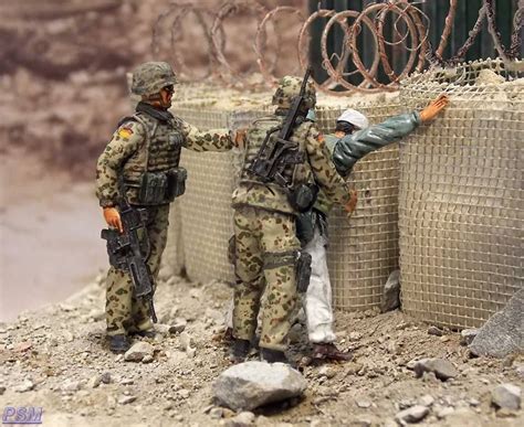 Pockets and bags of scavs. base check point | Military diorama, Military modelling ...